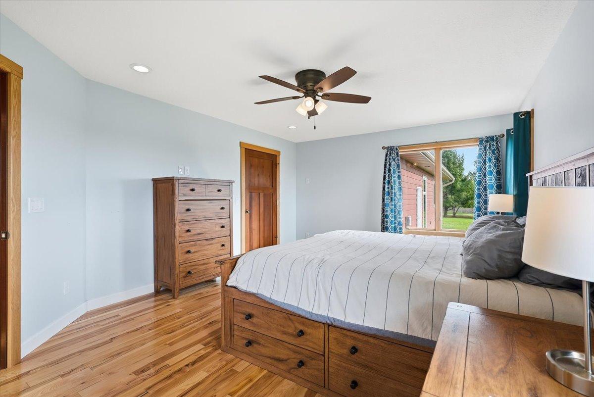 12-Primary Bedroom.jpg