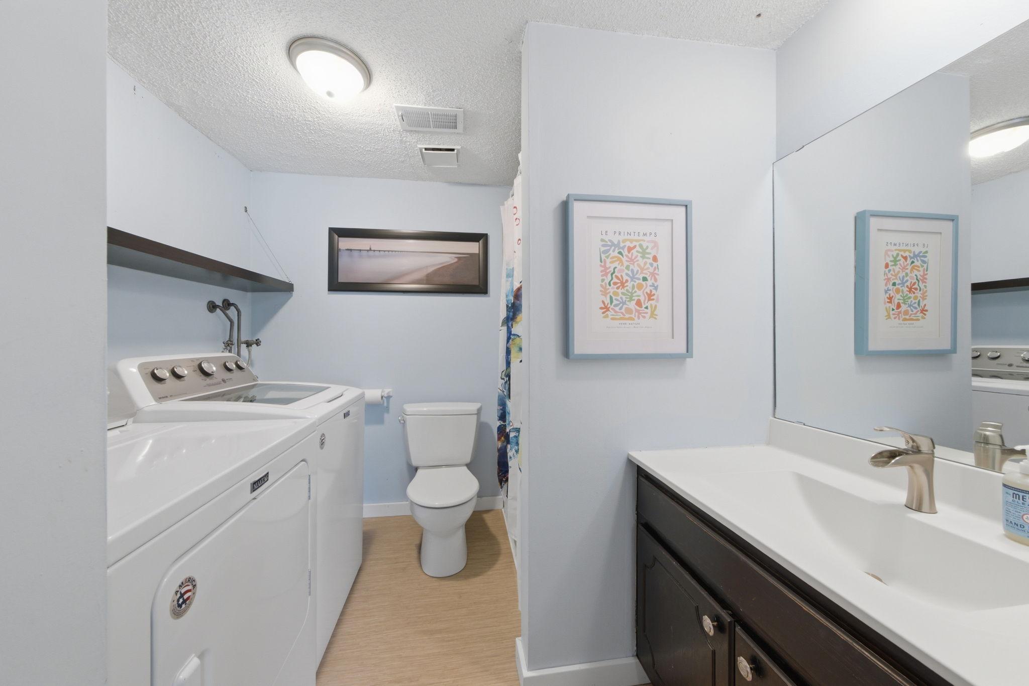 Lower level 3/4 bathroom