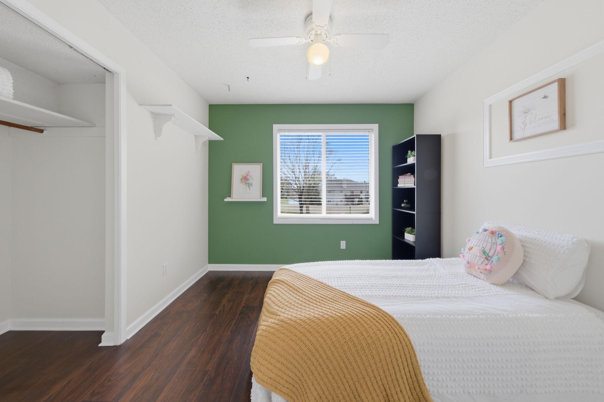 Second upper bedroom
