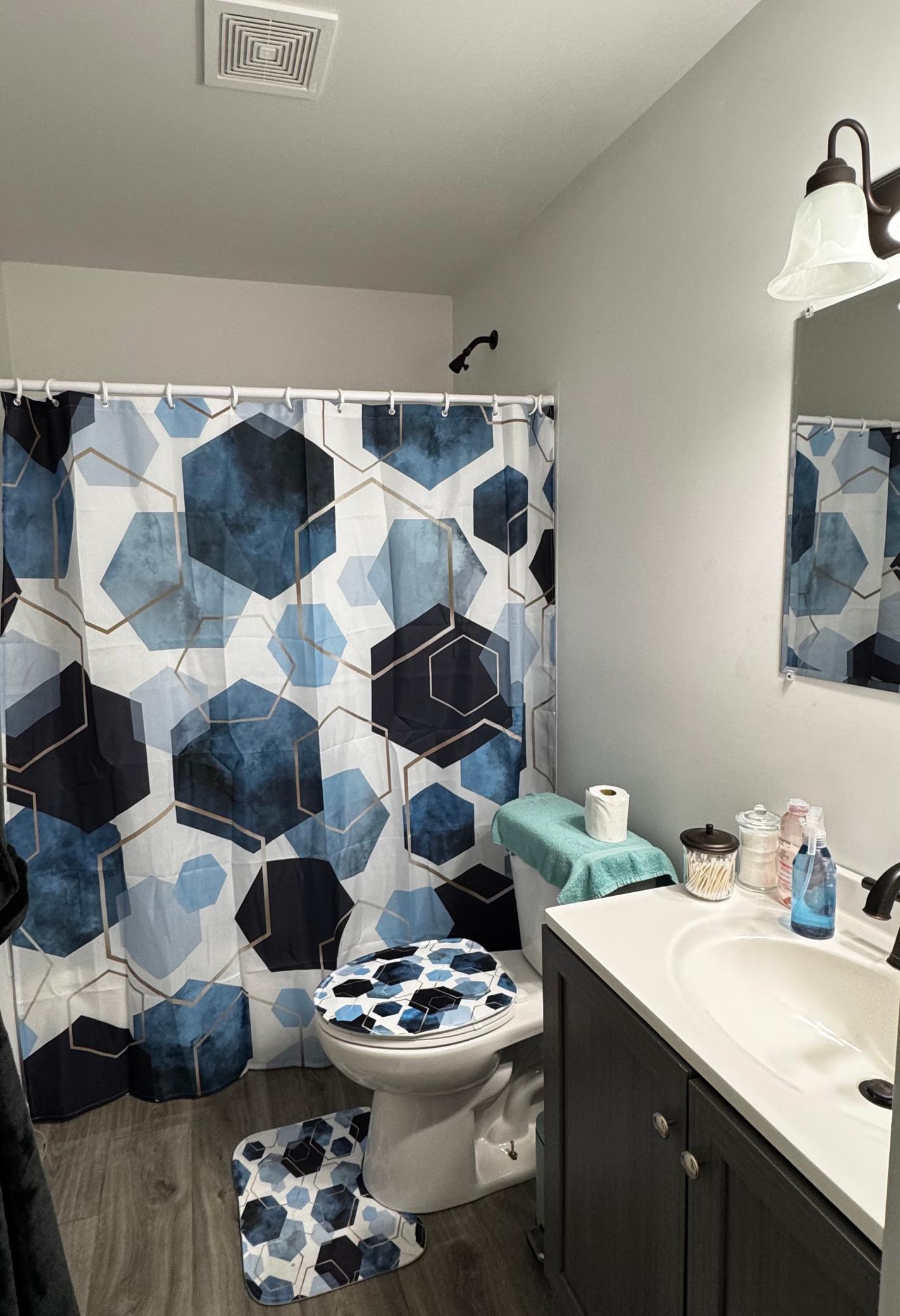 Kasota Unit 2 bathroom.jpg