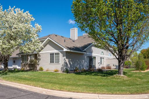 Nice curb appeal!