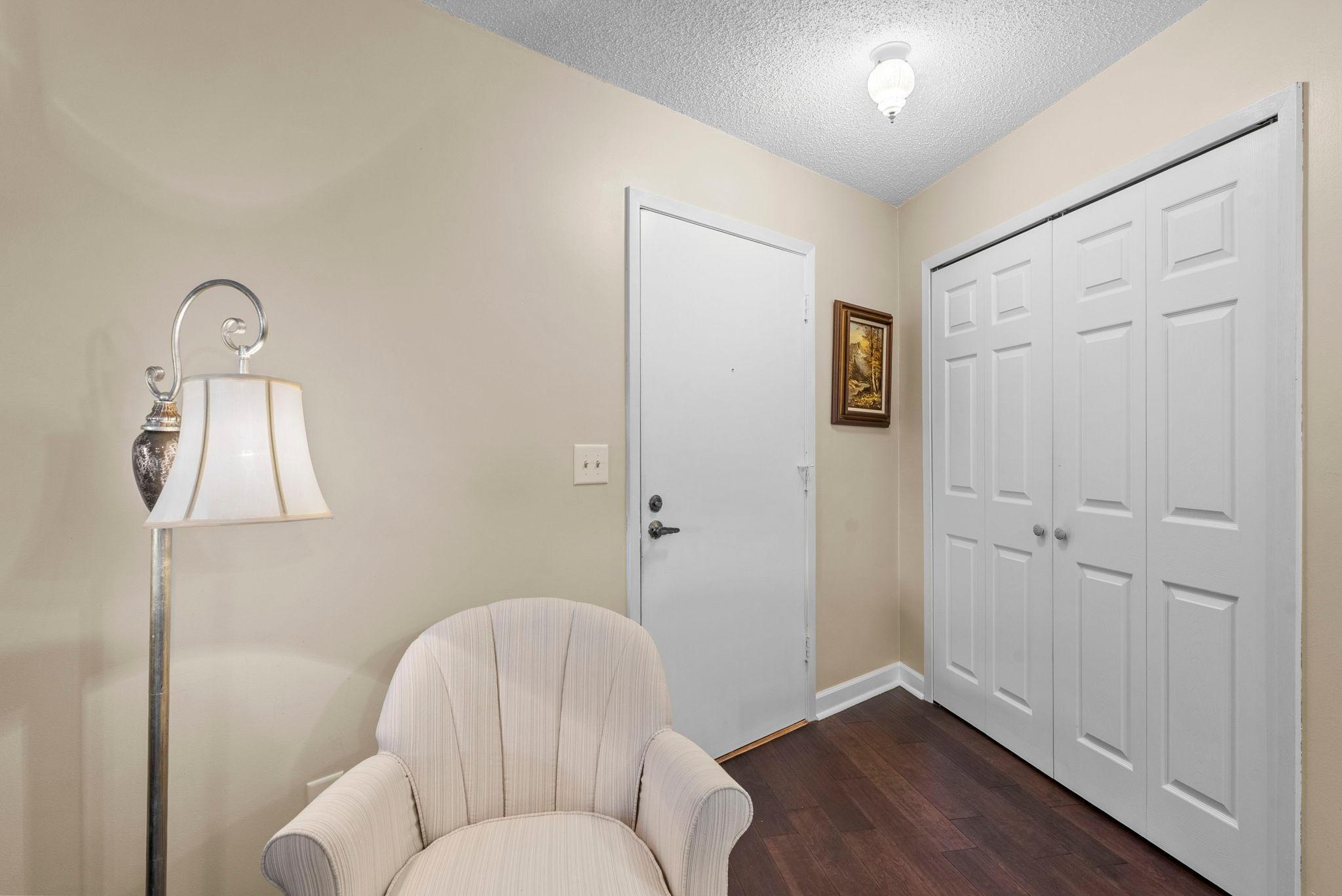 7-web-or-mls-1150 Dellwood St S 306-58.jpg