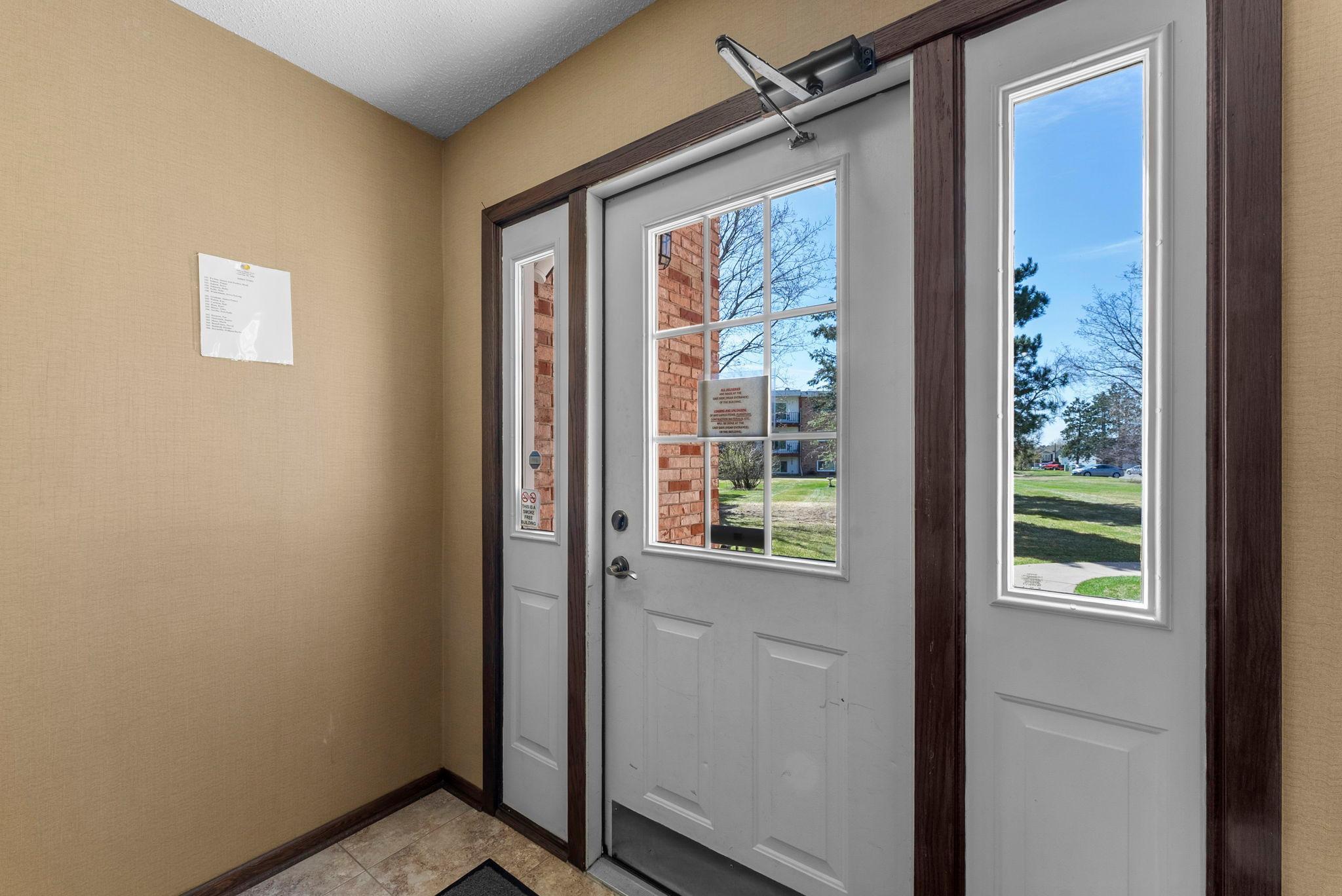 6-web-or-mls-1150 Dellwood St S 306-43.jpg