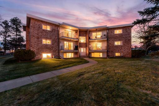 1-web-or-mls-1150 Dellwood St S 306-8 copy.jpg