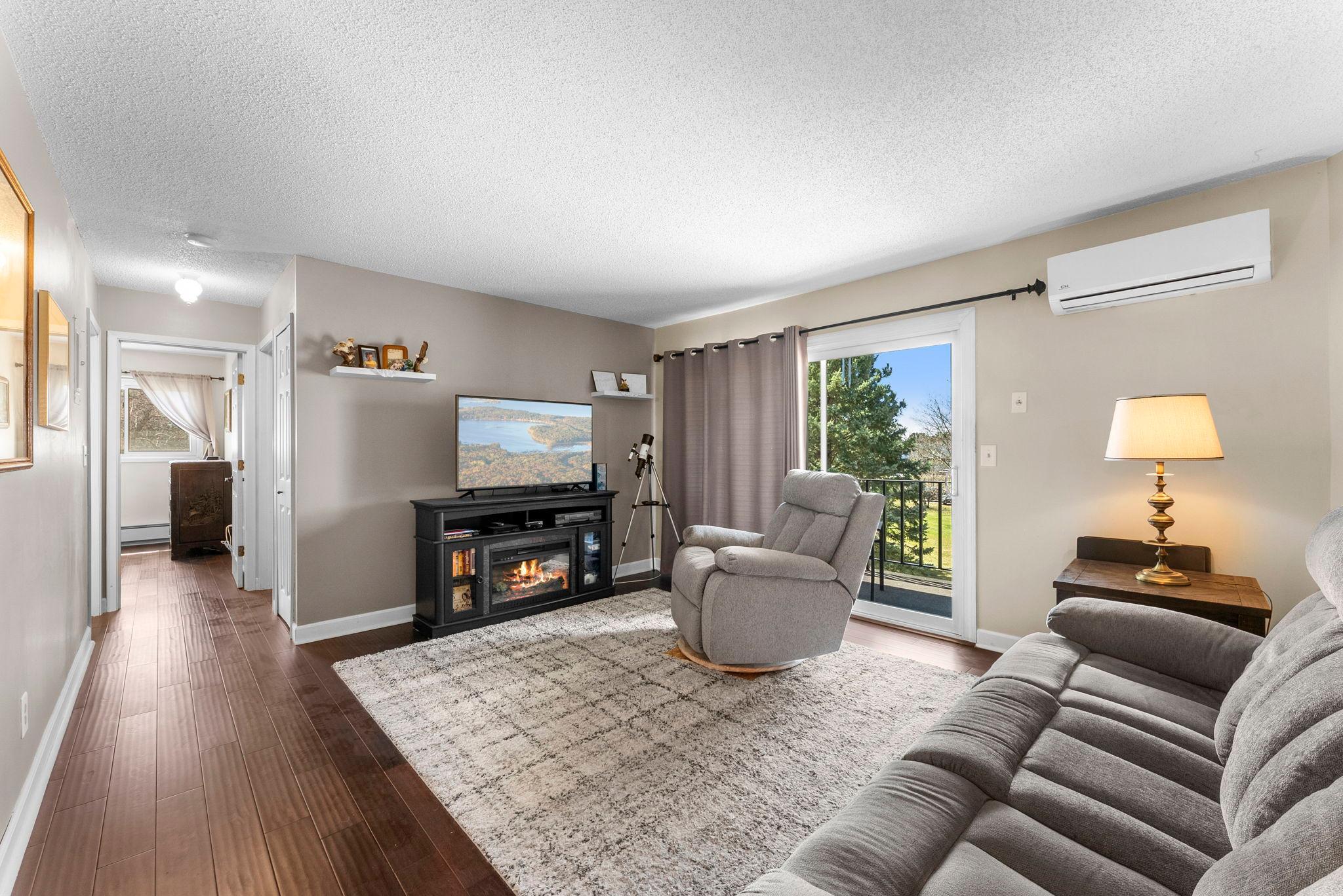 17-web-or-mls-1150 Dellwood St S 306-108.jpg