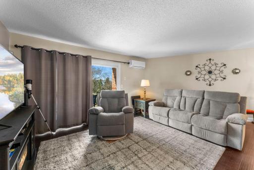 19-web-or-mls-1150 Dellwood St S 306-118.jpg