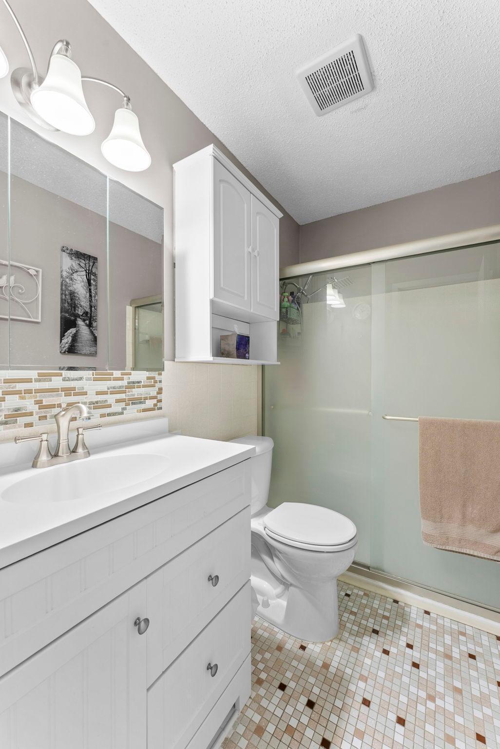 30-web-or-mls-1150 Dellwood St S 306-173.jpg