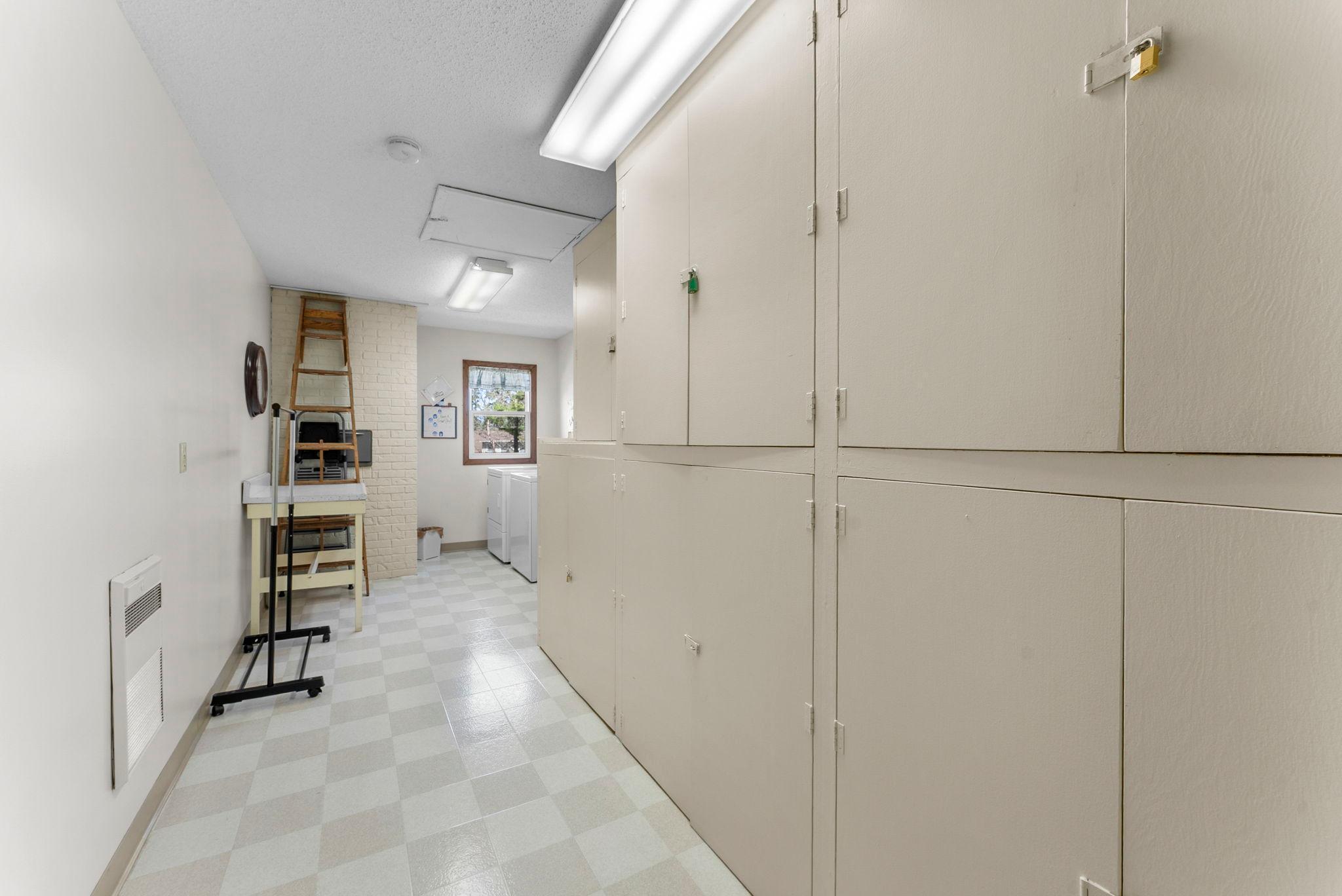 31-web-or-mls-1150 Dellwood St S 306-48.jpg