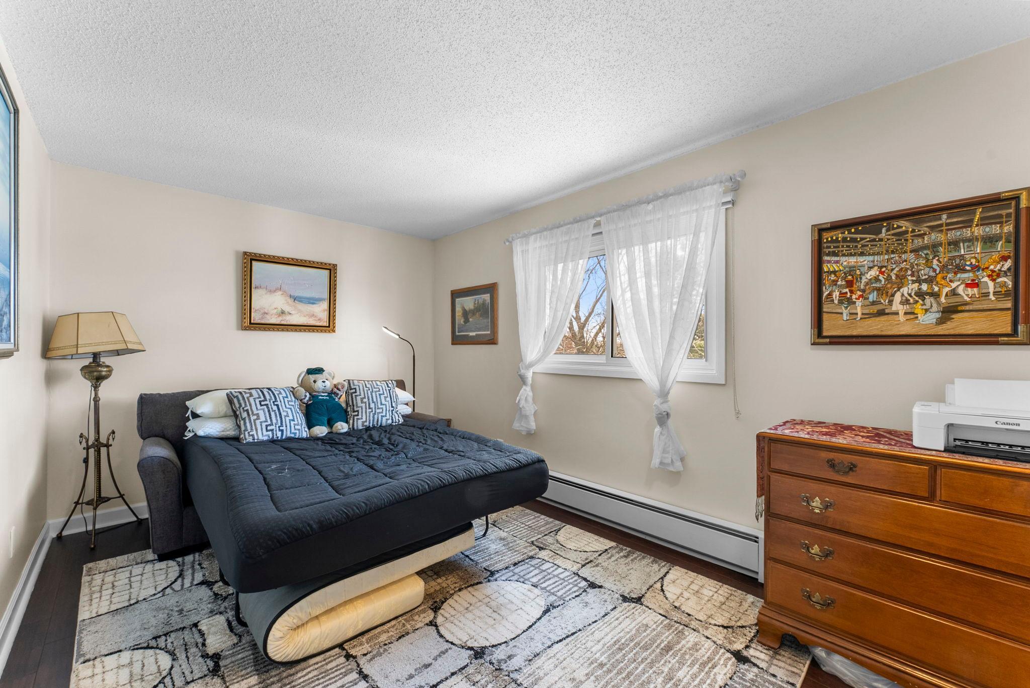 27-web-or-mls-1150 Dellwood St S 306-158.jpg