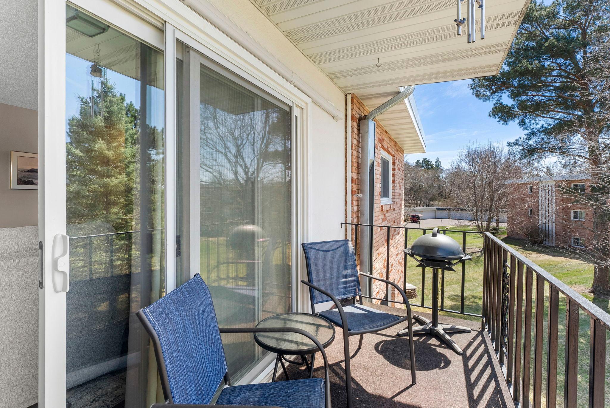 22-web-or-mls-1150 Dellwood St S 306-133.jpg