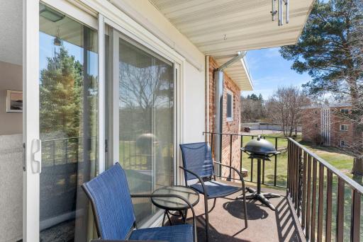 22-web-or-mls-1150 Dellwood St S 306-133.jpg