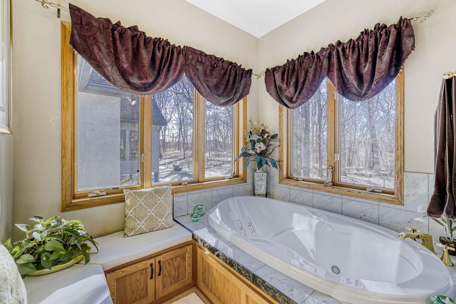 7945 Ranchview Ln N - Web Quality - 021 - 21 Primary Bathroom.jpg