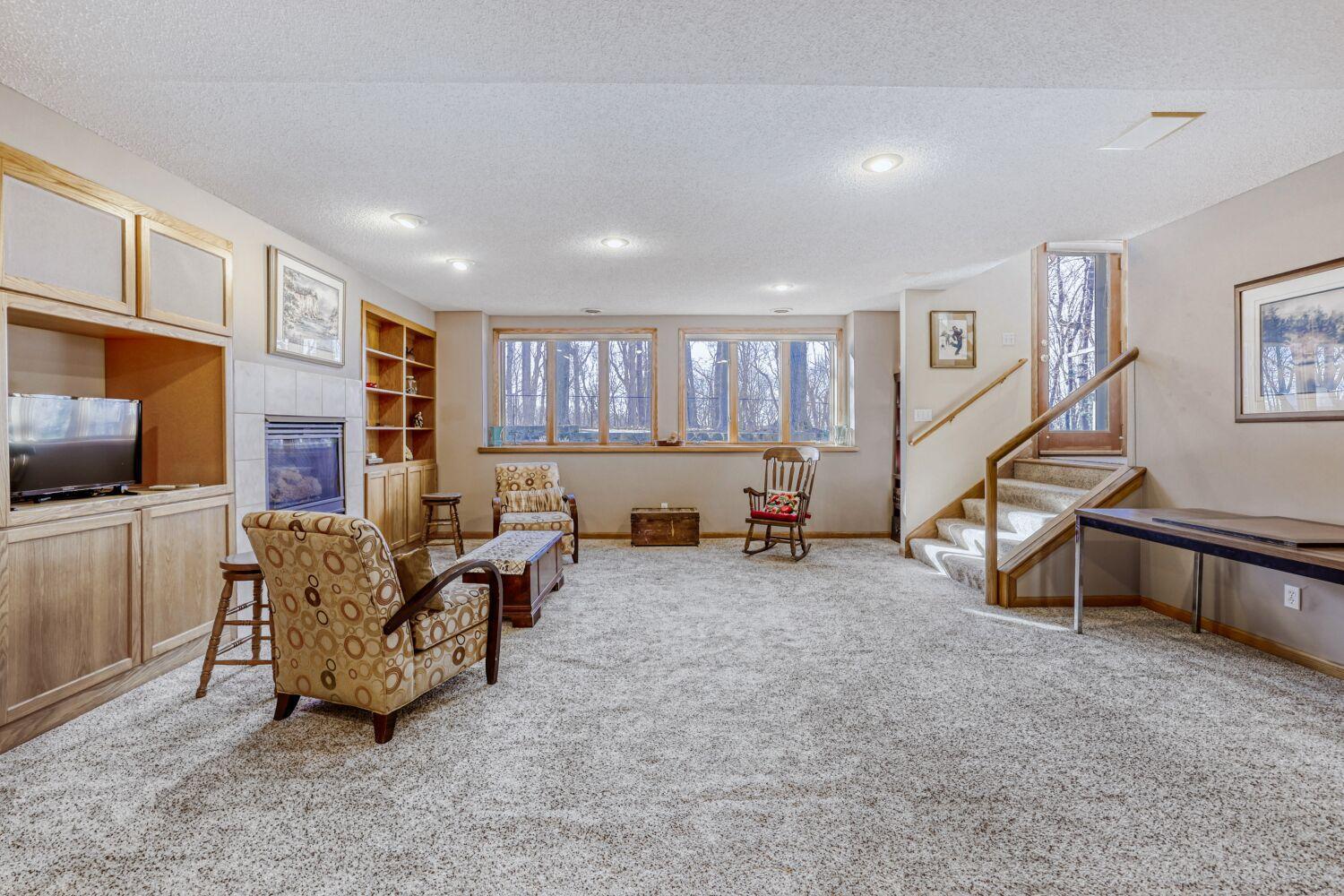 7945 Ranchview Ln N - Web Quality - 018 - 18 Family Room.jpg