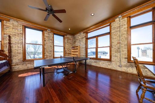 19 2nd Avenue SE, Fairfax, MN 55332