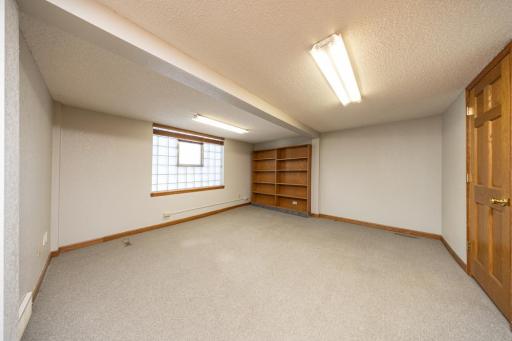 19 2nd Avenue SE, Fairfax, MN 55332