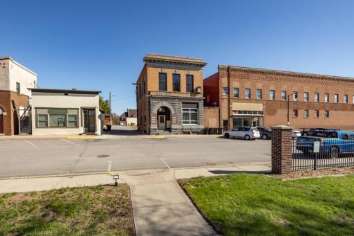 19 2nd Avenue SE, Fairfax, MN 55332