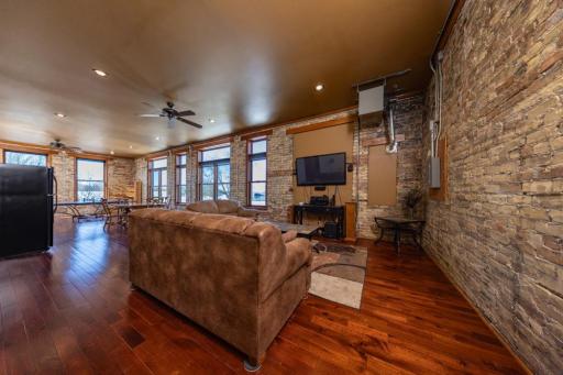 19 2nd Avenue SE, Fairfax, MN 55332
