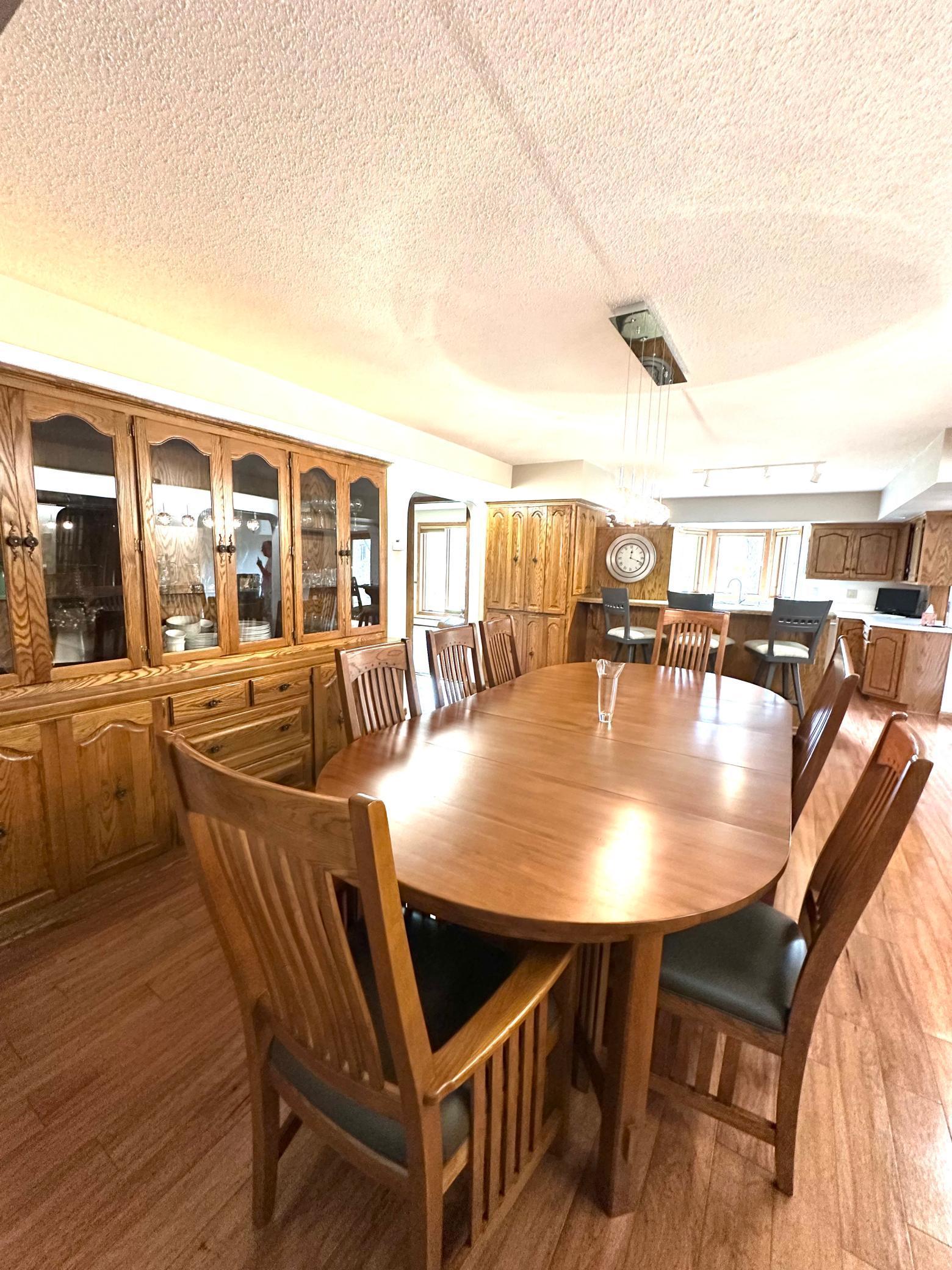 Huge dining room with lots of space to entertain