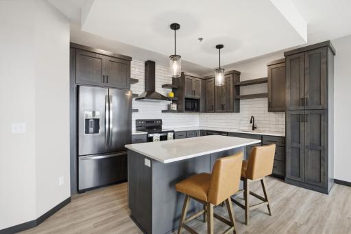 360 32nd Avenue W, 611, West Fargo, ND 58078