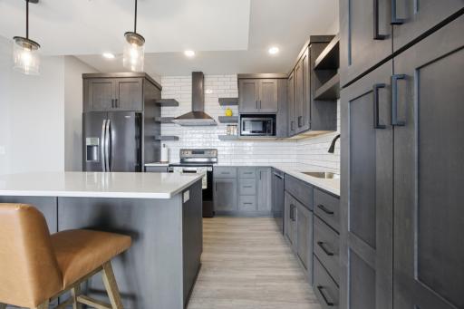 360 32nd Avenue W, 611, West Fargo, ND 58078