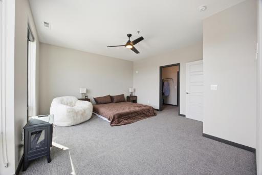 360 32nd Avenue W, 611, West Fargo, ND 58078