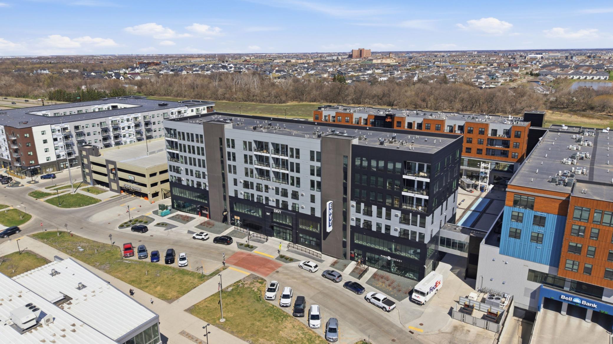 Envy - 360 32nd Ave W