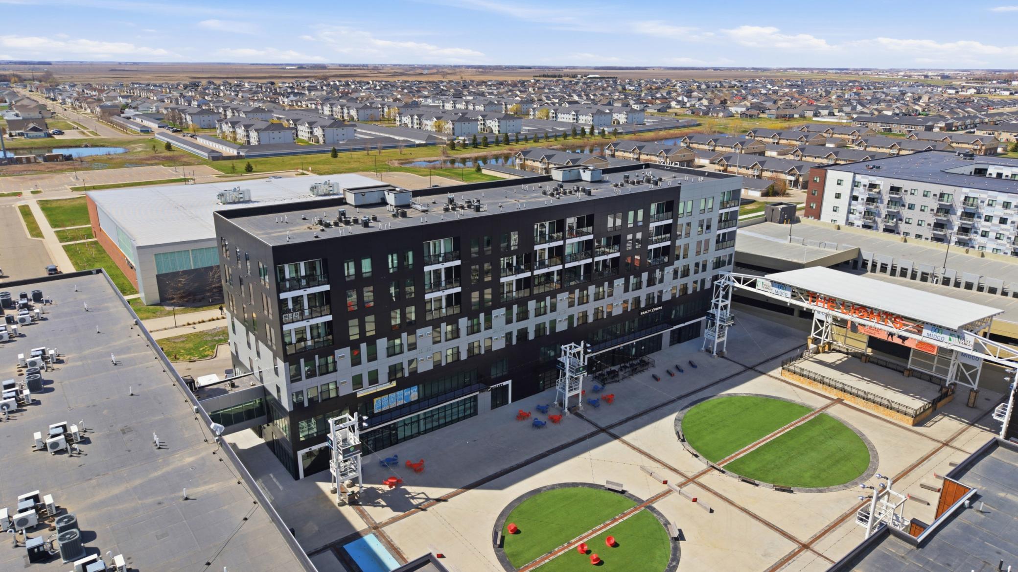 Envy - 360 32nd Ave W