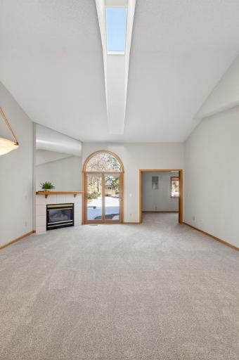 801 Southcross Drive E, Burnsville, MN 55306