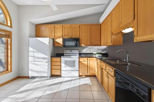 801 Southcross Drive E, Burnsville, MN 55306