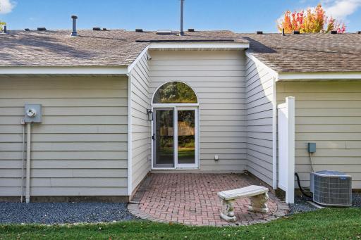 801 Southcross Drive E, Burnsville, MN 55306