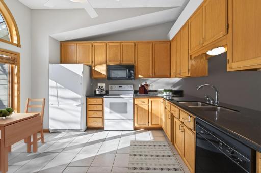 801 Southcross Drive E, Burnsville, MN 55306
