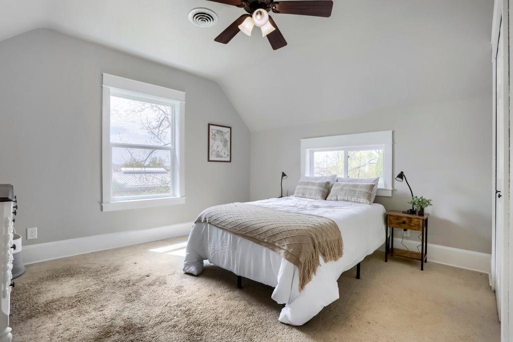 1018 7th St S - MLS Sized - 020 - 16 Primary Bedroom.jpg