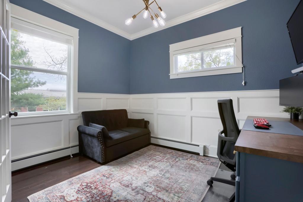 1018 7th St S - MLS Sized - 015 - 11 Office.jpg