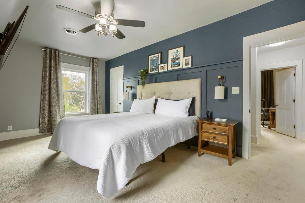 1018 7th St S - MLS Sized - 023 - 19 Primary Bedroom.jpg