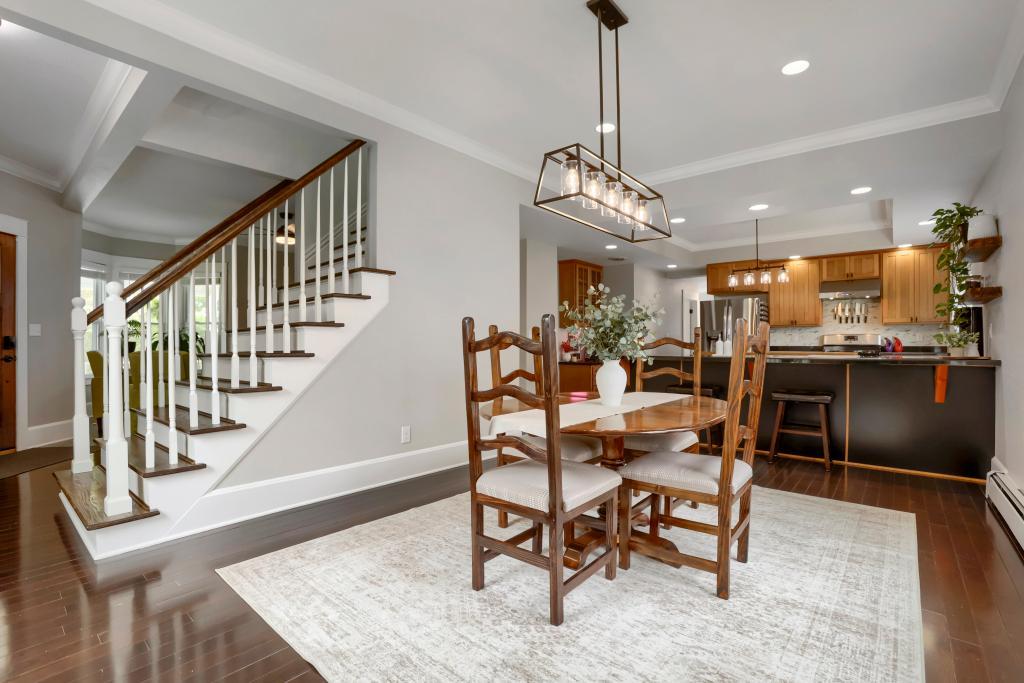 1018 7th St S - MLS Sized - 013 - 09 Dining Room.jpg