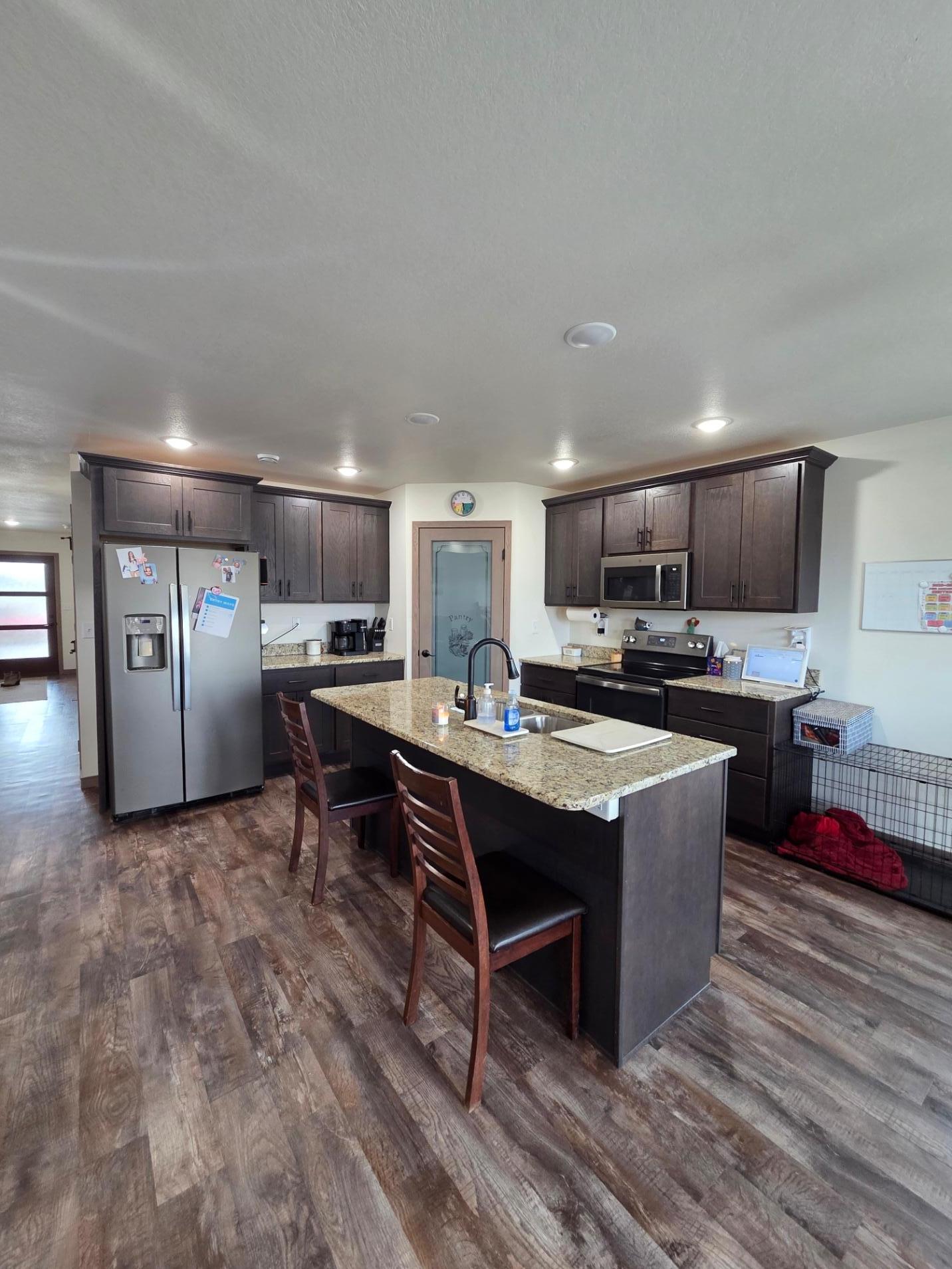 Kitchen - perfect for entertaining!