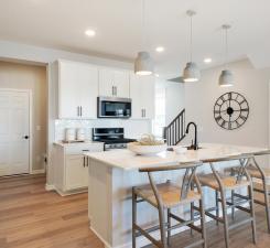 9273 Larimar Trail, Eden Prairie, MN 55347