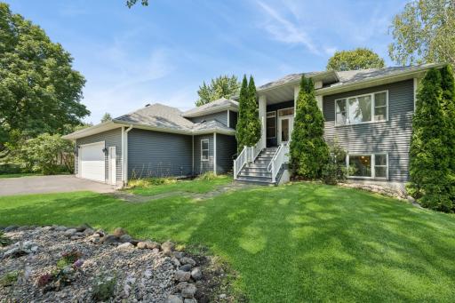 118 S Shannon Drive, Shakopee, MN 55379