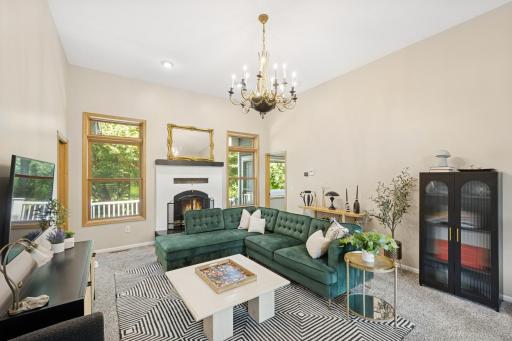 118 S Shannon Drive, Shakopee, MN 55379