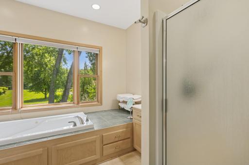 118 S Shannon Drive, Shakopee, MN 55379