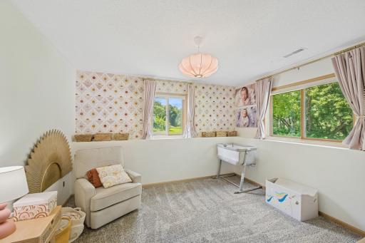 118 S Shannon Drive, Shakopee, MN 55379