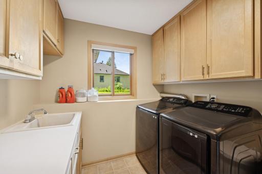 118 S Shannon Drive, Shakopee, MN 55379
