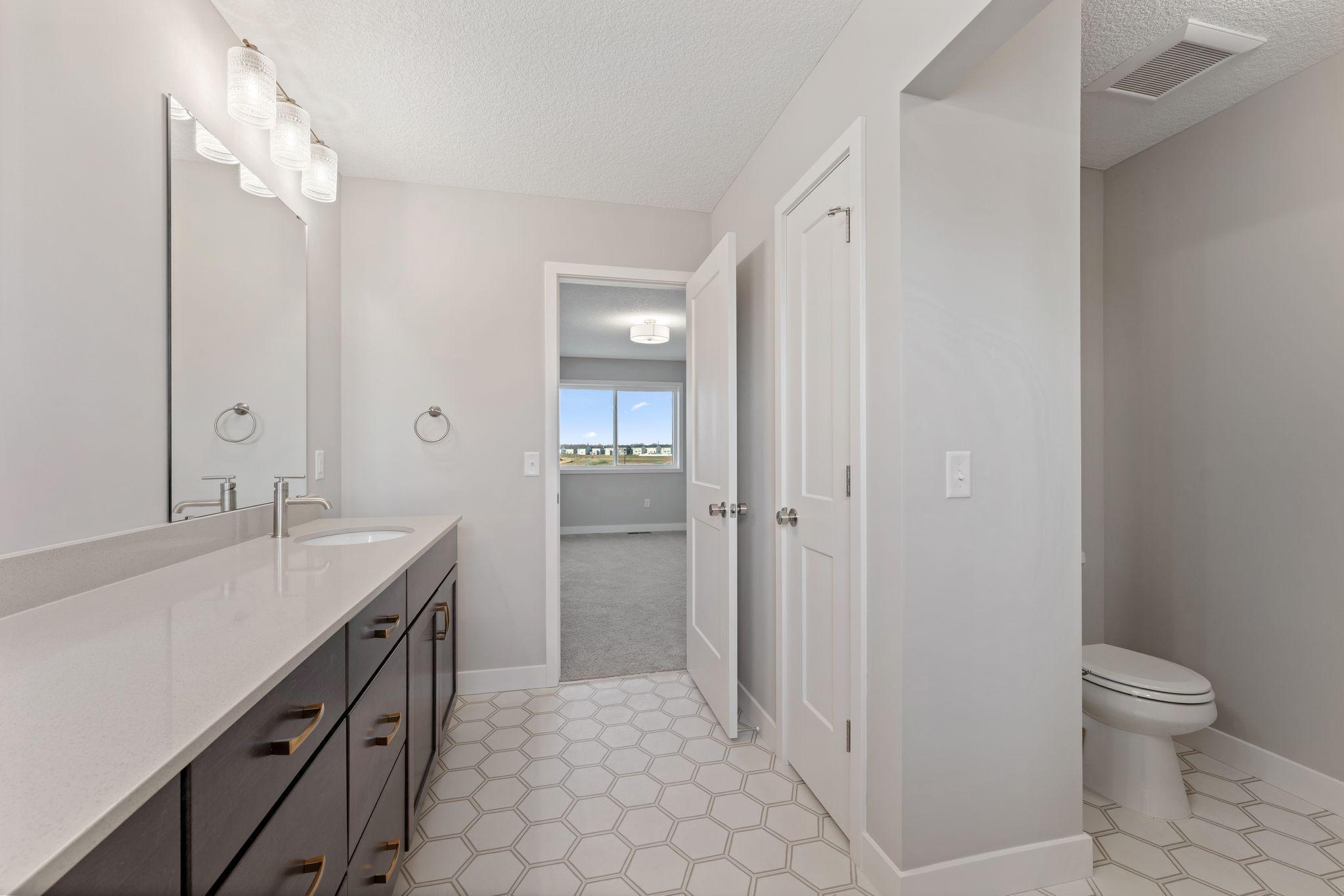 Private Owner's bath