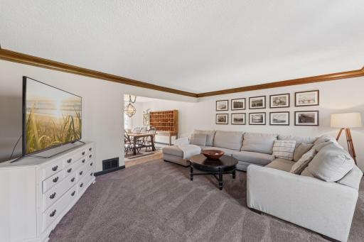 60 Deer Hills Court, Saint Paul, MN 55127
