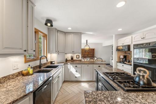 60 Deer Hills Court, Saint Paul, MN 55127