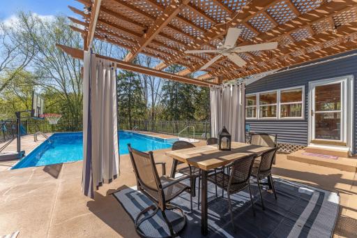 60 Deer Hills Court, Saint Paul, MN 55127