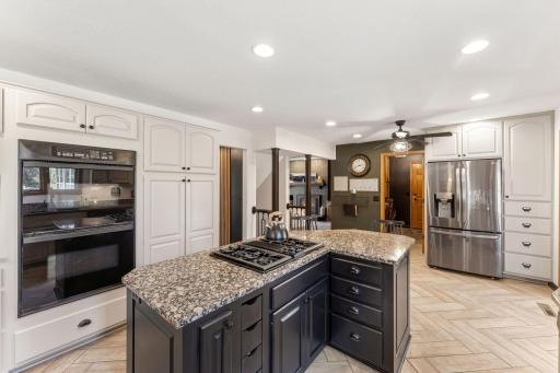 60 Deer Hills Court, Saint Paul, MN 55127
