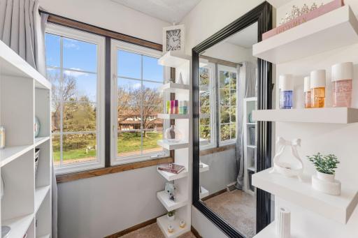 60 Deer Hills Court, Saint Paul, MN 55127
