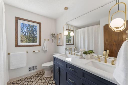 60 Deer Hills Court, Saint Paul, MN 55127