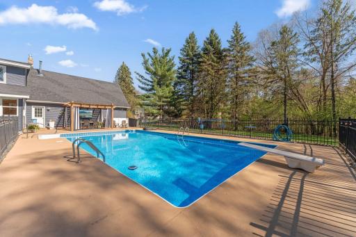 60 Deer Hills Court, Saint Paul, MN 55127